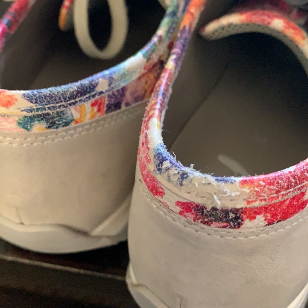 EUC ARA Floral Pattern Sneakers Size US - 10. - Picture 10 of 10